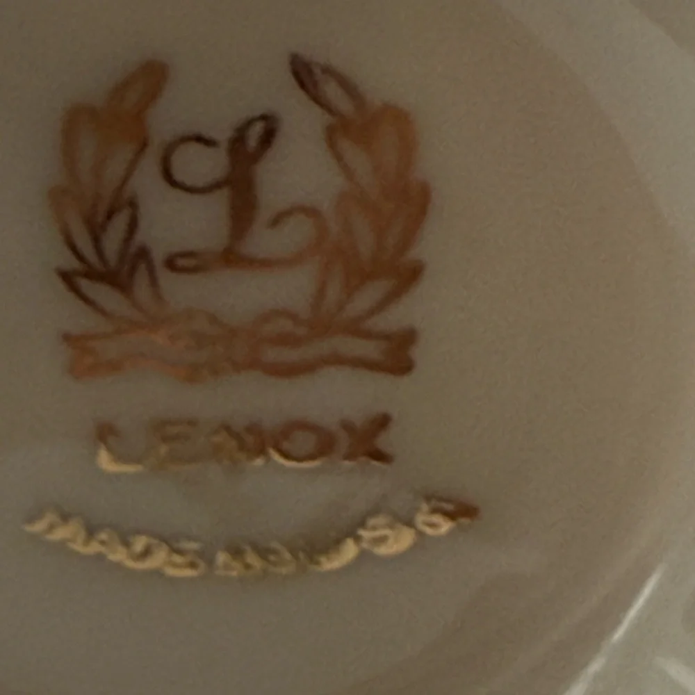 Lenox Sharon collection 7 in Bud Vase Made in USA Cream Rose Embossed Vintage.